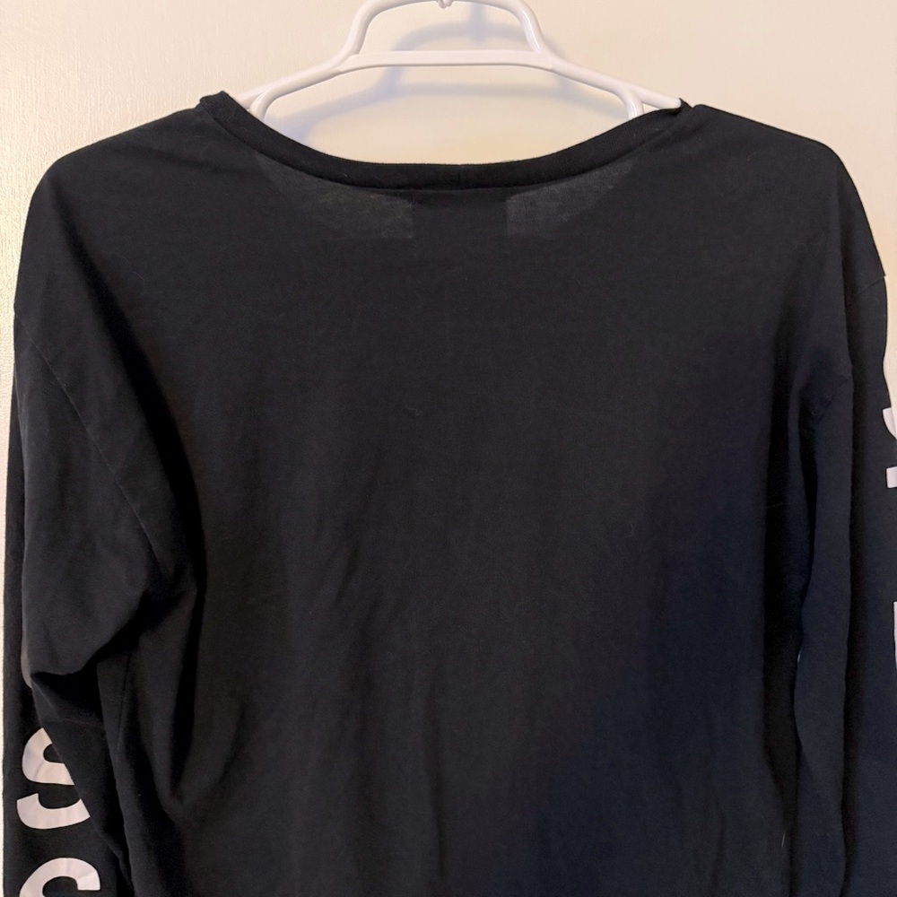 Stussy Long Sleeve Graphic Logo Tee in black and white - Picture 9 of 12